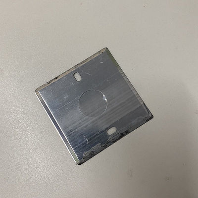 曲がる電流を通された鋼鉄カバー プレートのジャンクション・ボックスの耐久の金属材料